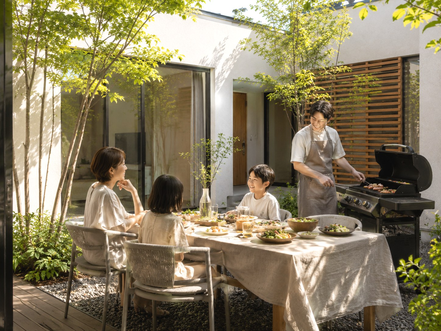 LOFT ── 家族で外ごはんを楽しむ囲われた庭|秀光ビルド徳島店